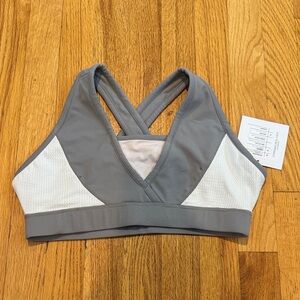 NWT Threads 4 Thought Gray and White Sports Bra Womens Medium